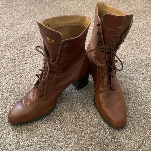 Naturalizer lace up warm brown boots